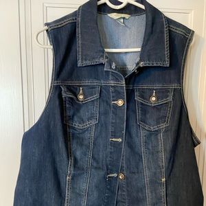 Beautiful denim vest with rhinestone detail